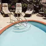 Civic Center Motor Inn 